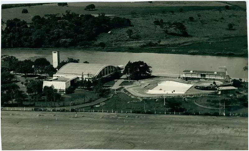 Foto 113: [Vista aérea do] Club de Regatas e Natação Rio Pardo : Ribeirão Preto, SP