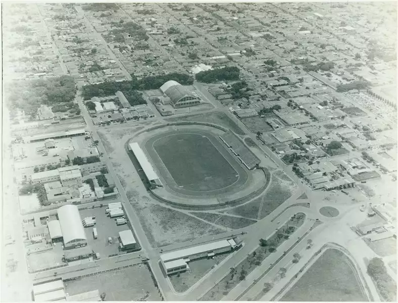 Foto 94: [Vista aérea da cidade] : Estádio Municipal Doutor Augusto Schimidt Filho : Ginásio Municipal de Esportes Felipe Karan : Rio Claro, SP