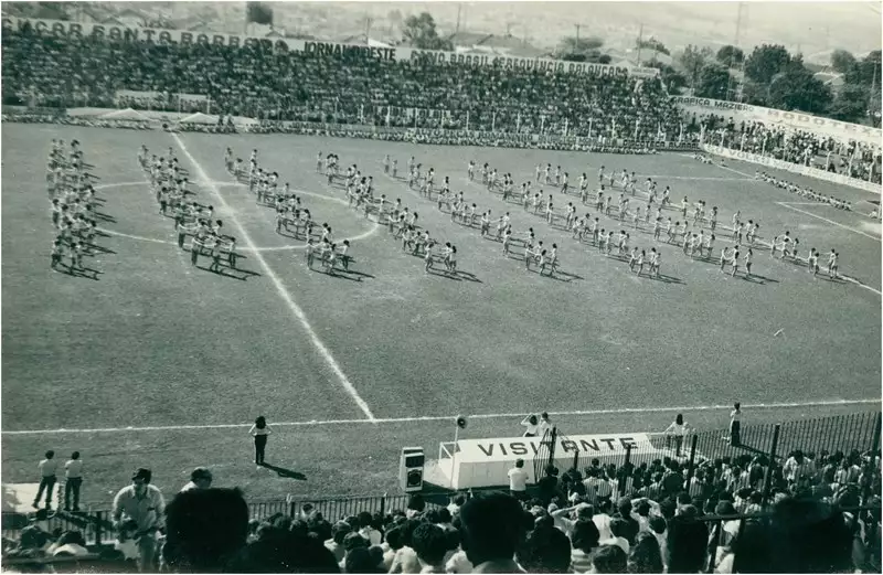 Foto 30: [Praça de Esportes Antônio Guimarães] : Comemoração do Sete de Setembro : [vista panorâmica da cidade] : Santa Bárbara d'Oeste (SP)
