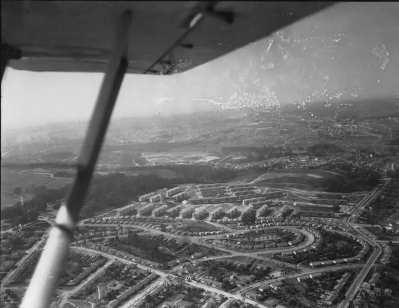 Foto 1: Vista aérea parcial da cidade de Santos (SP)