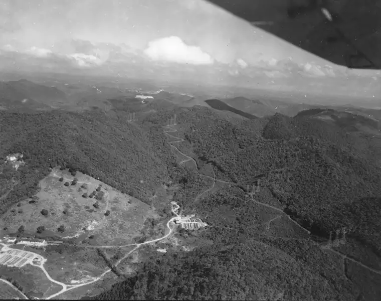 Foto 42: Vista aérea da região entre São Paulo e Santos (SP)