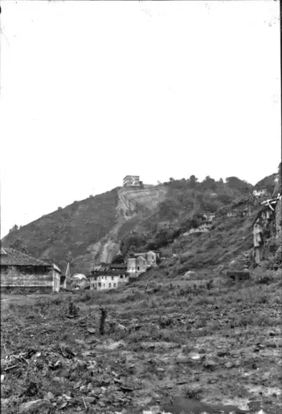 Foto 45: Cidade de Santos, aspecto do deslisamento do barranco argiloso que ocorreu no ano de 1956 (SP)