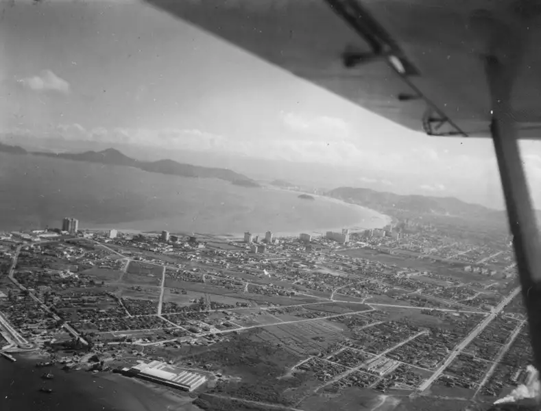 Foto 58: Vista aérea parcial da cidade de Santos (SP)