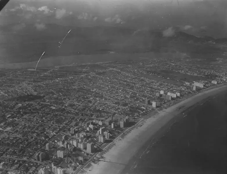 Foto 91: Vista aérea parcial da cidade de Santos (SP)