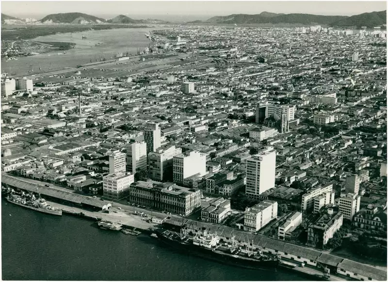 Foto 105: [Vista aérea da cidade] : Porto de Santos : Santos, SP
