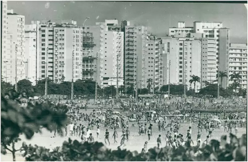 Foto 130: Praia do Boqueirão : Santos, SP
