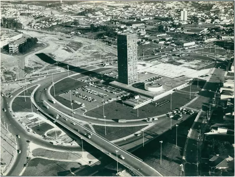Foto 86: [Vista aérea da cidade : Paço Municipal : Palácio João Ramalho] : São Bernardo do Campo, SP