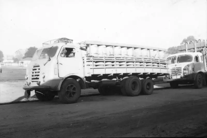 Foto 1: Município de São Miguel : caminhão com carregamento de vinho procedenet de Videira e Santa Catarina, com destino a São Paulo (SP)