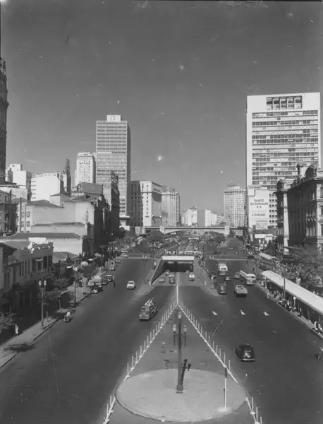 Foto 35: Avenida Anhangabaú : Município de São Paulo