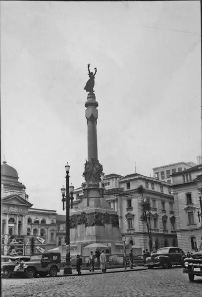 Foto 54: Monumento comemorativo aos fundadores de São Paulo em 1554 (SP)