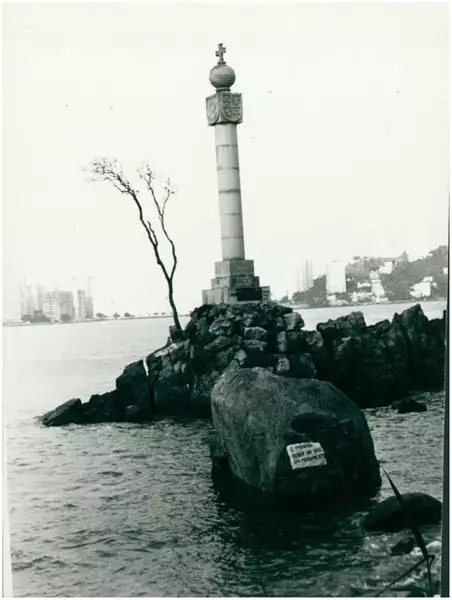 Foto 9: Monumento ao IV Centenário [da Fundação de São Vicente] : São Vicente, SP