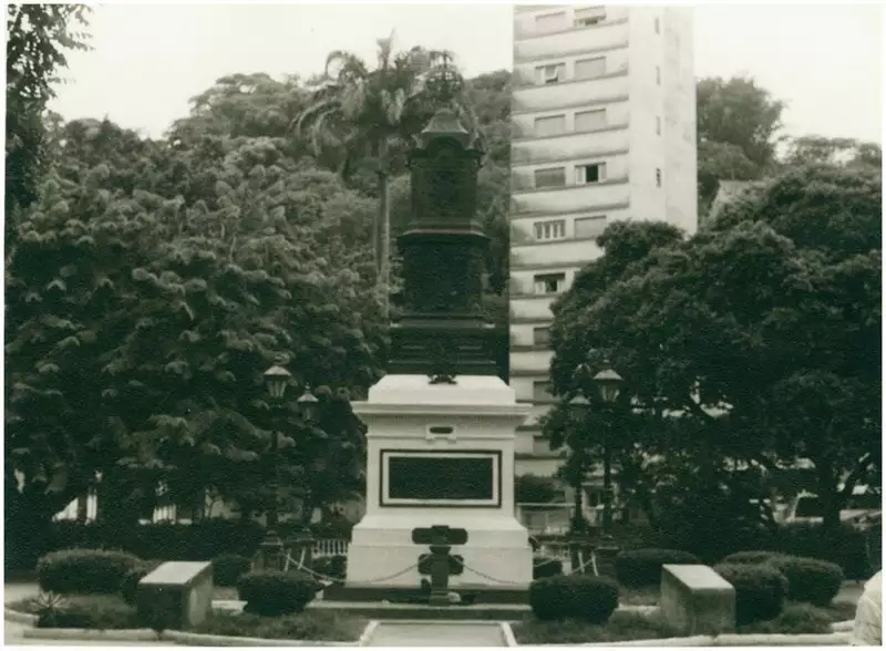 Foto 23: [Monumento Comemorativo do IV Centenário do Descobrimento do Brasil] : Praça 22 de Janeiro : São Vicente, SP