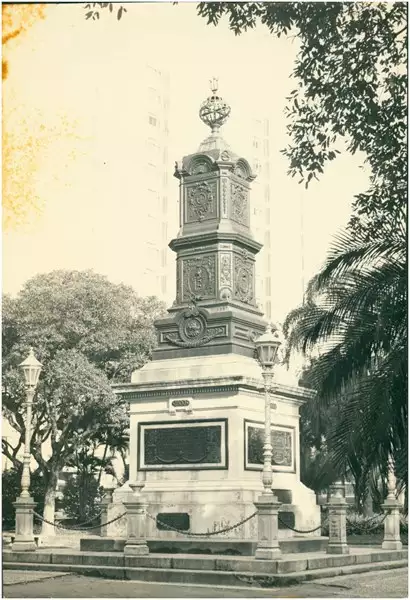 Foto 25: [Monumento Comemorativo do IV Centenário do Descobrimento do Brasil : Praça 22 de Janeiro] : São Vicente, SP