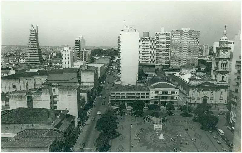 Foto 4: [Vista panorâmica da cidade] : Rua São Bento : Praça Coronel Fernando Prestes : Catedral Metropolitana de Sorocaba : [Torre] : Sorocaba, SP