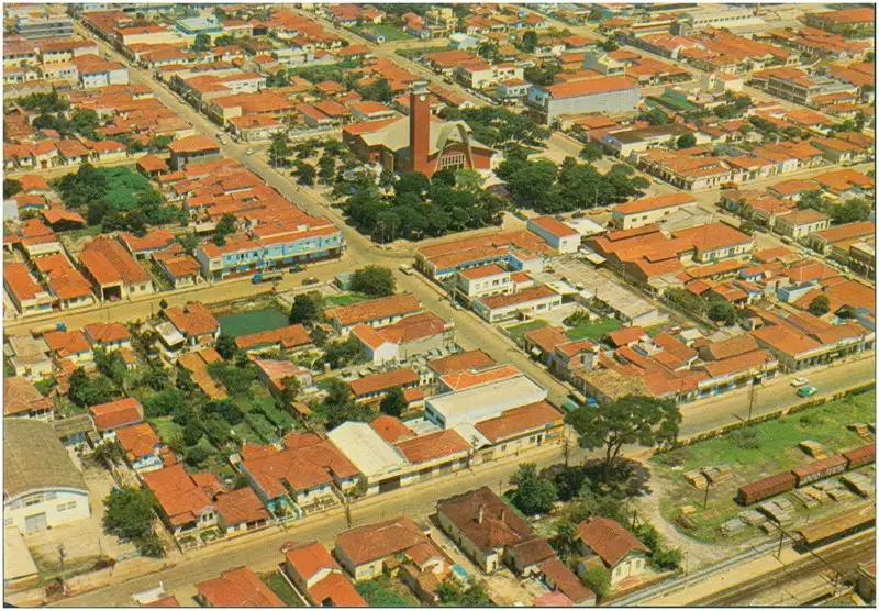Foto 19: [Vista aérea da cidade : Paróquia de São Sebastião] : Suzano, SP