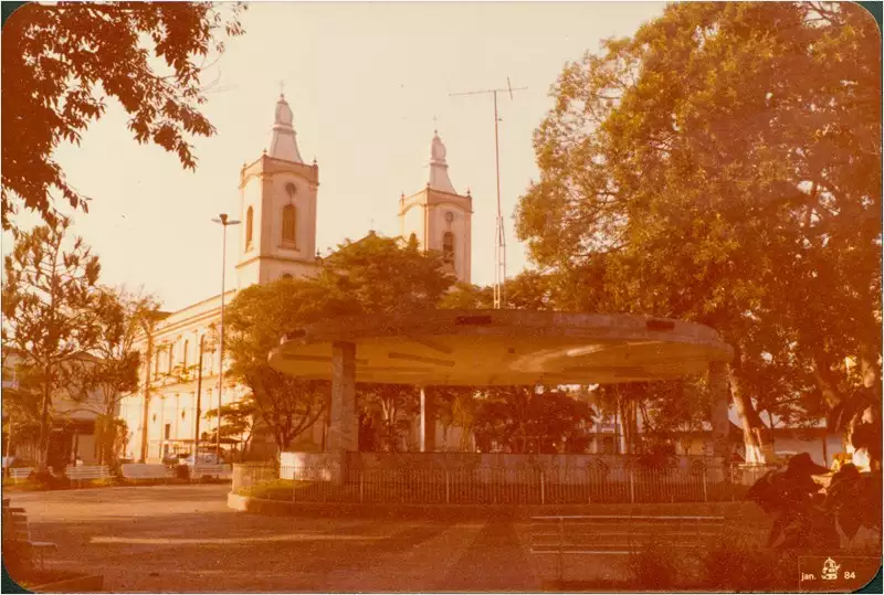 Foto 19: Praça da Matriz : Igreja Matriz Nossa Senhora da Conceição : Tatuí, SP