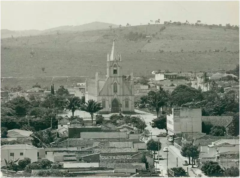 Foto 34: Vista panorâmica da cidade : Santuário de Santa Terezinha : Taubaté, SP