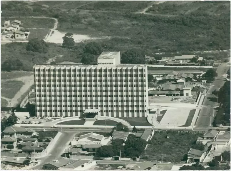 Foto 47: Vista aérea da cidade : Hospital de Clínicas : Taubaté, SP