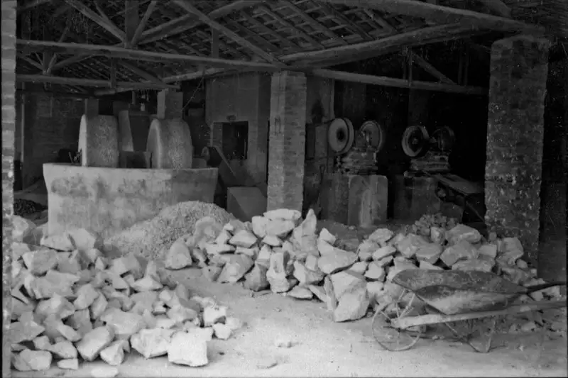 Foto 59: Aspecto da britagem de dolomita calcáreo na Fábrica Industrias Reunidas Vera Cruz : Município de Taubaté