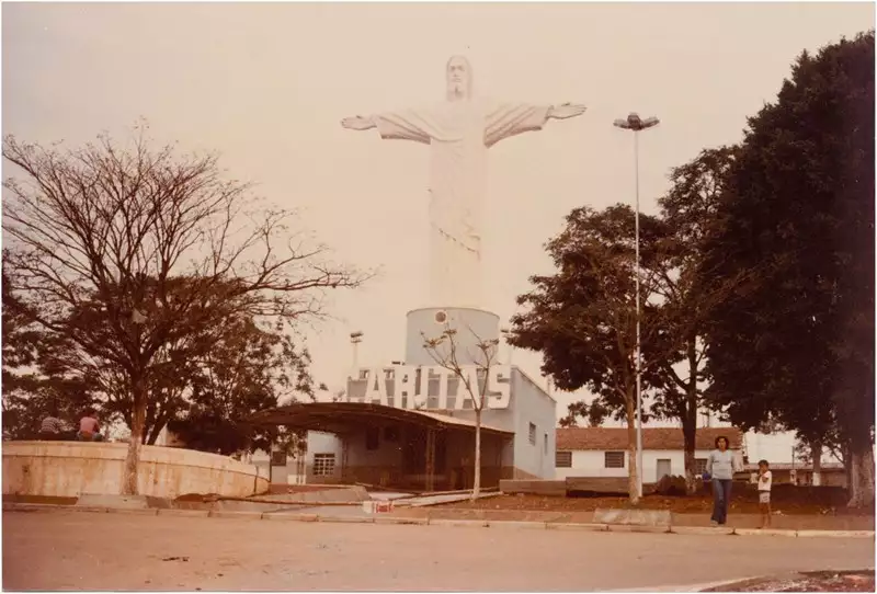Foto 113: Monumento Cristo Redentor : Taubaté, SP